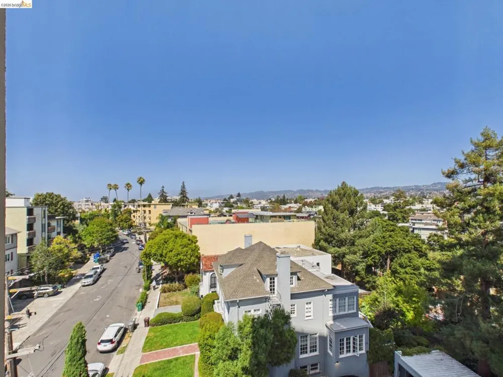 320 Lee St #702 Oakland, CA 94610