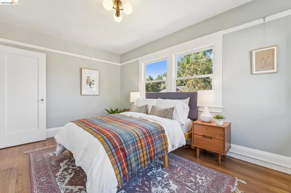 5701 Oak Grove Ave Oakland, CA 94618