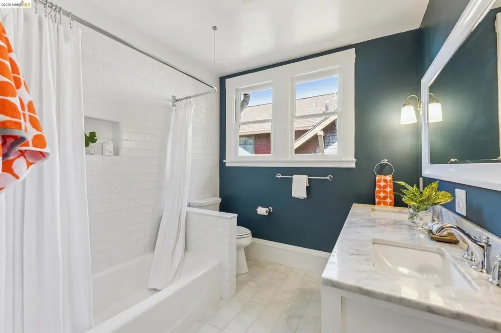 5701 Oak Grove Ave Oakland, CA 94618