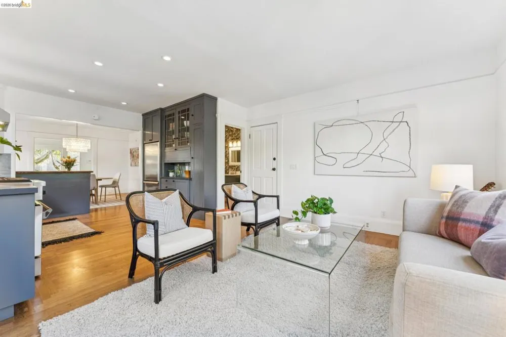5701 Oak Grove Ave Oakland, CA 94618