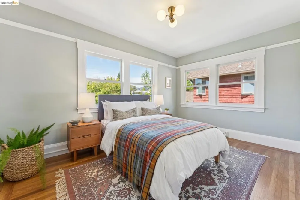5701 Oak Grove Ave Oakland, CA 94618