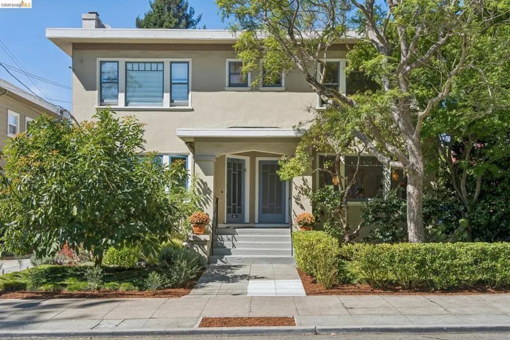 5701 Oak Grove Ave Oakland, CA 94618