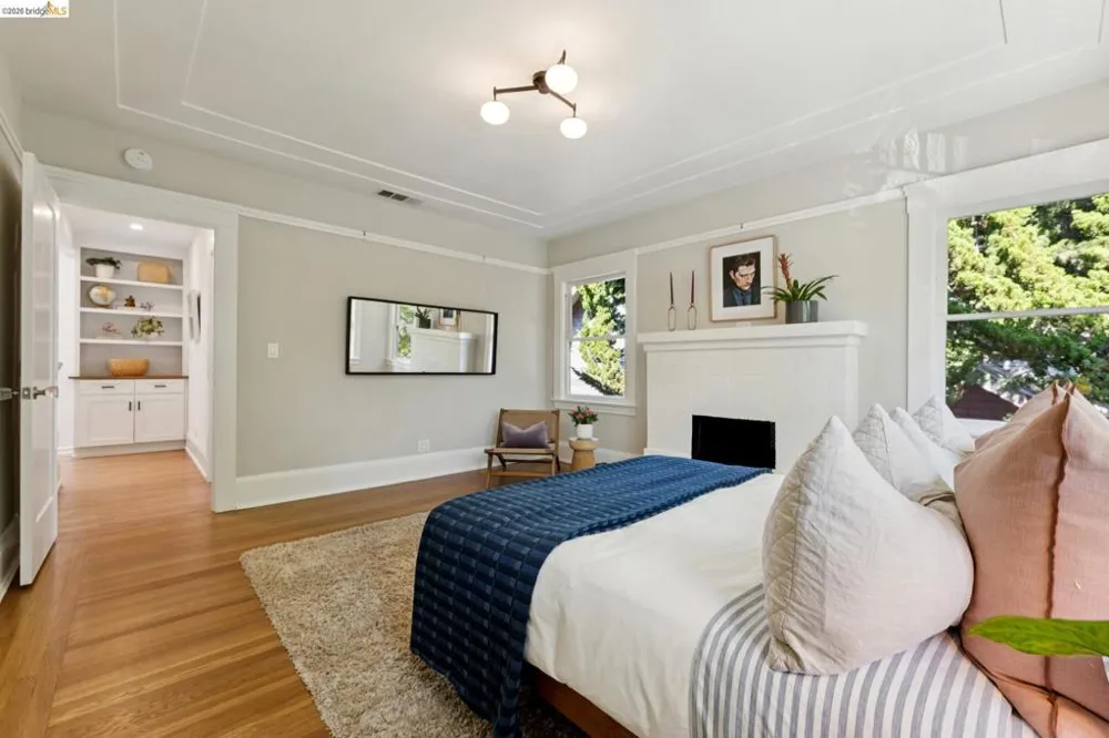 5701 Oak Grove Ave Oakland, CA 94618