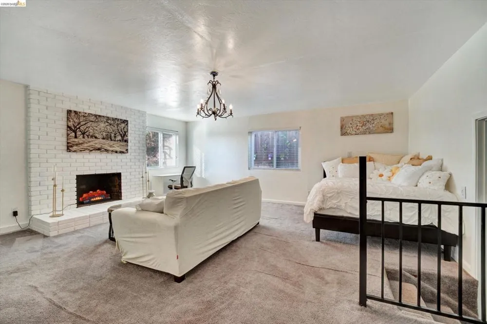2515 Oliver Ave Oakland, CA 94605