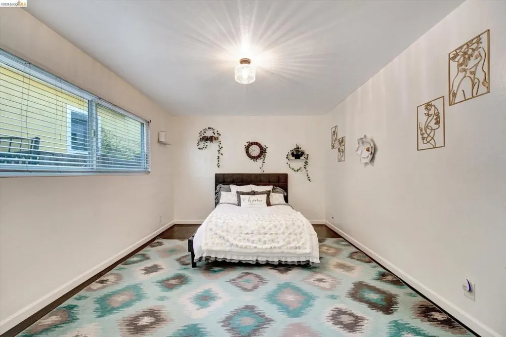 2515 Oliver Ave Oakland, CA 94605