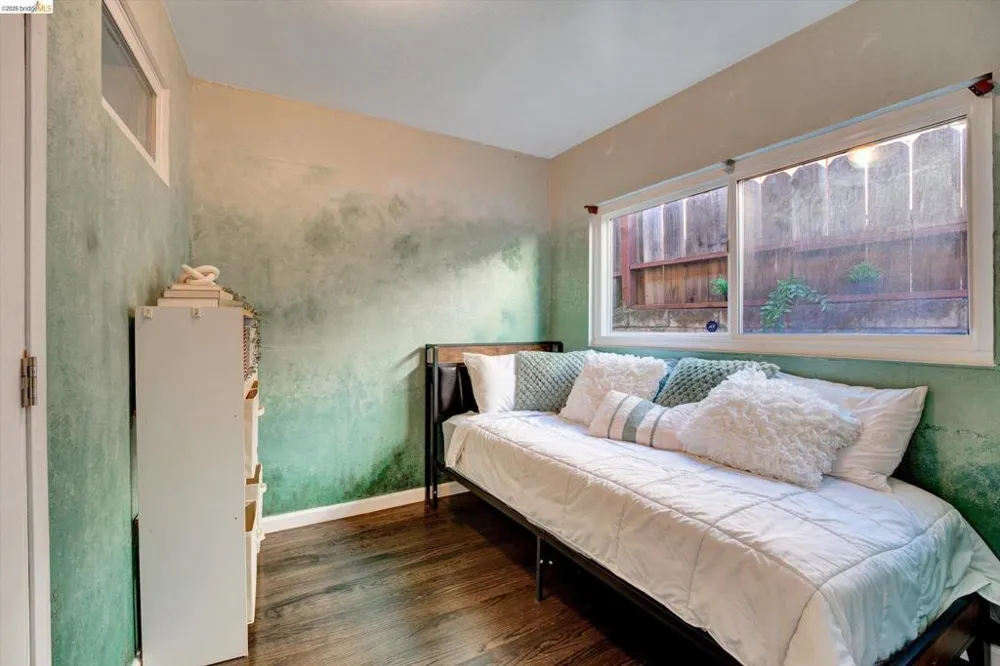 2515 Oliver Ave Oakland, CA 94605