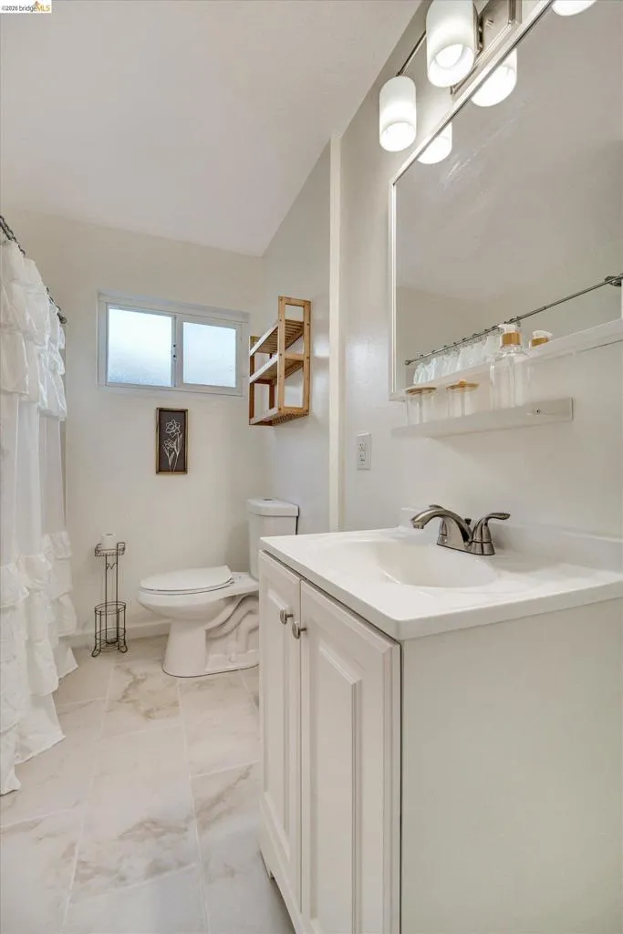 2515 Oliver Ave Oakland, CA 94605