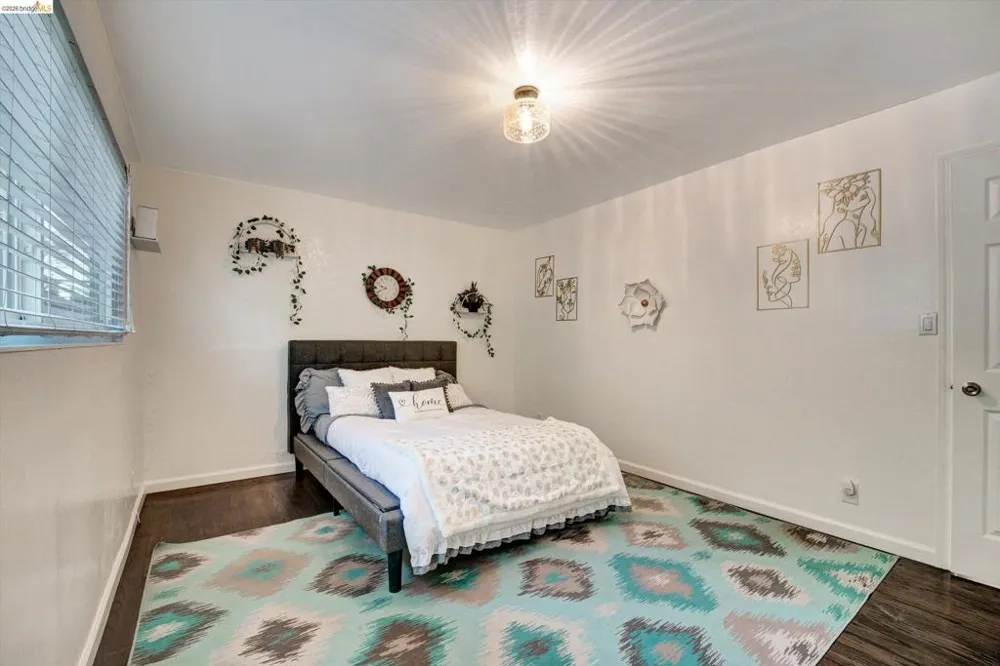 2515 Oliver Ave Oakland, CA 94605
