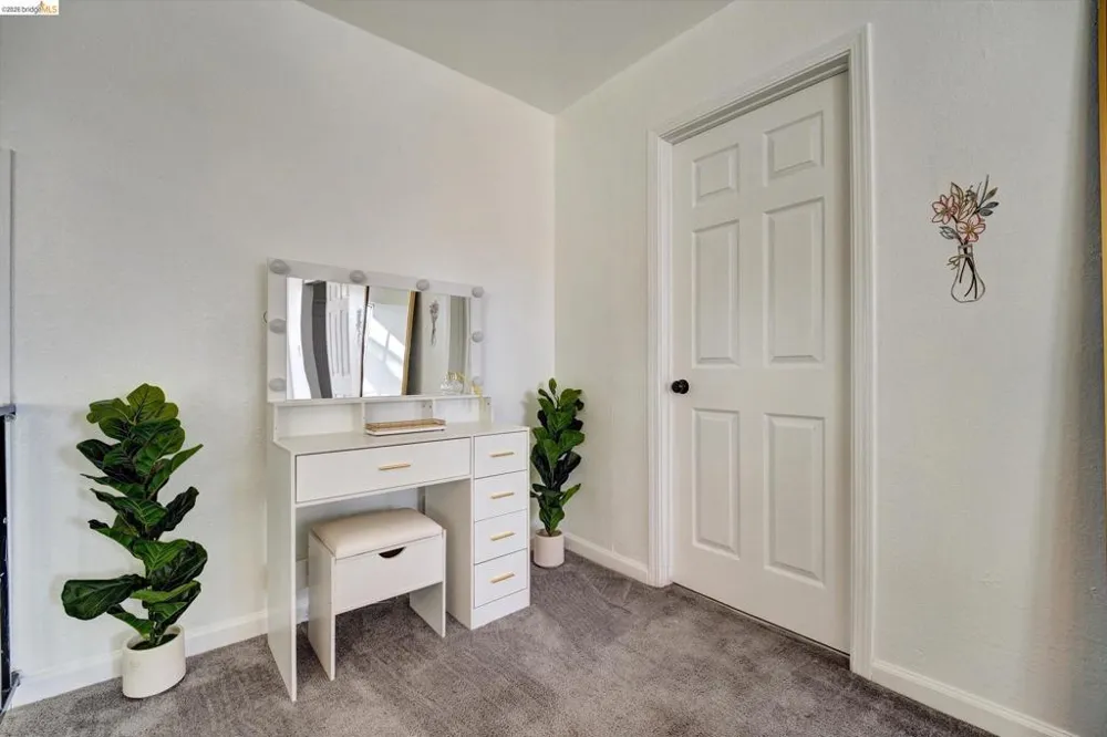 2515 Oliver Ave Oakland, CA 94605