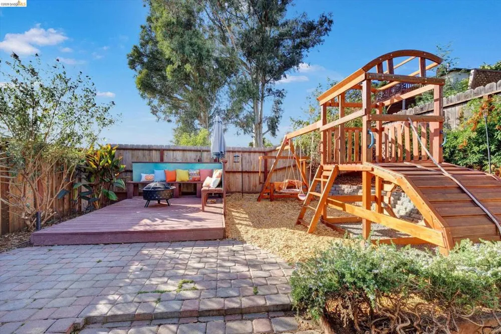 2515 Oliver Ave Oakland, CA 94605