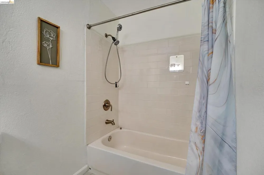 2515 Oliver Ave Oakland, CA 94605