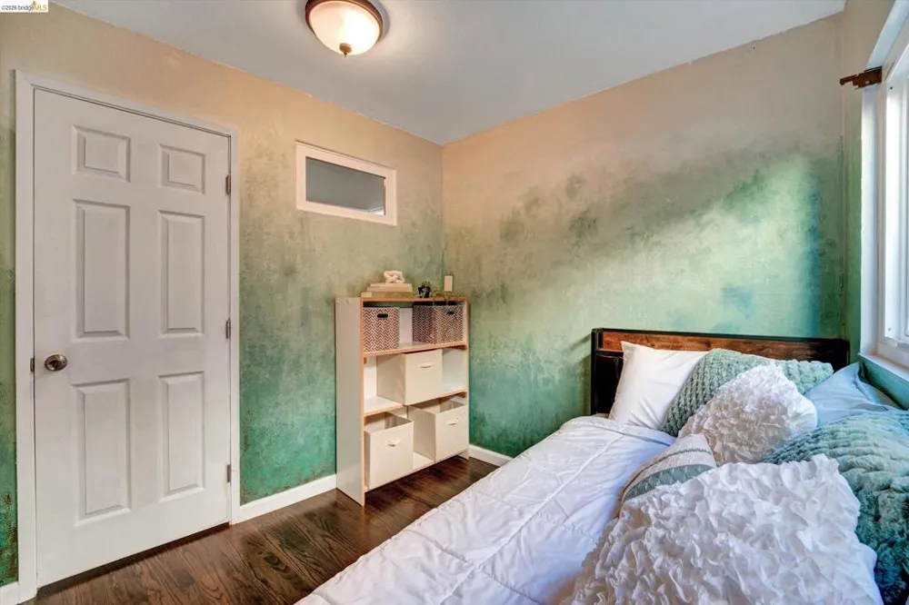 2515 Oliver Ave Oakland, CA 94605