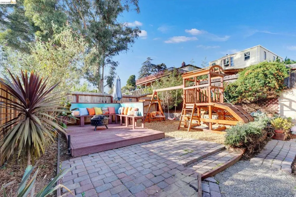 2515 Oliver Ave Oakland, CA 94605