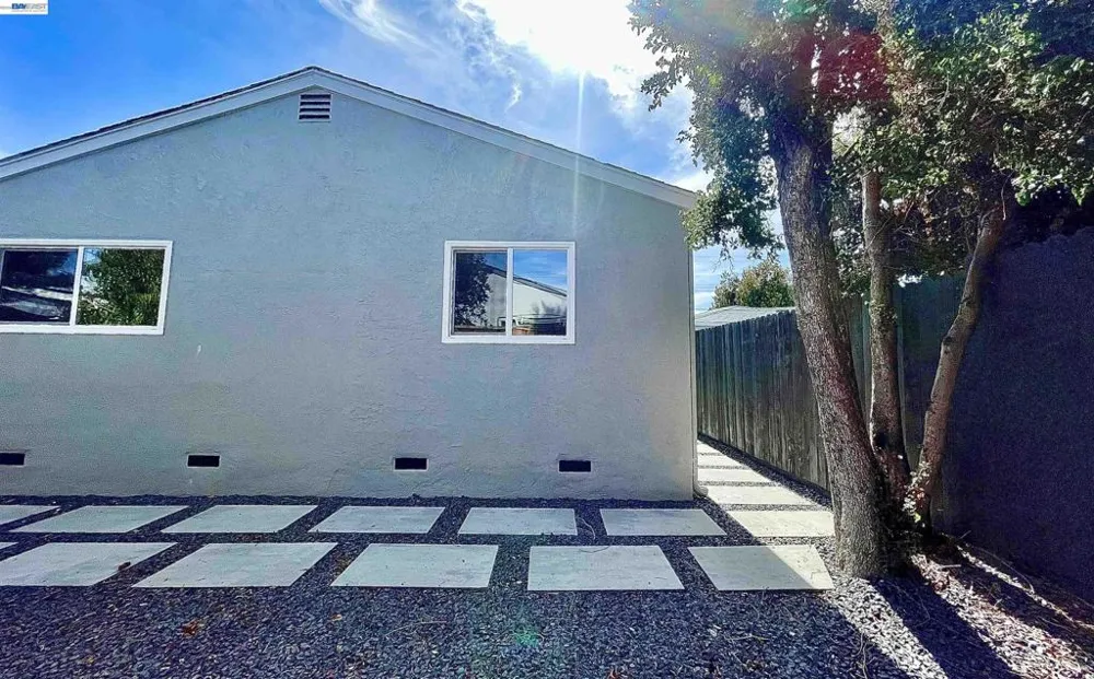 24660 Woodacre Ave Hayward, CA 94544
