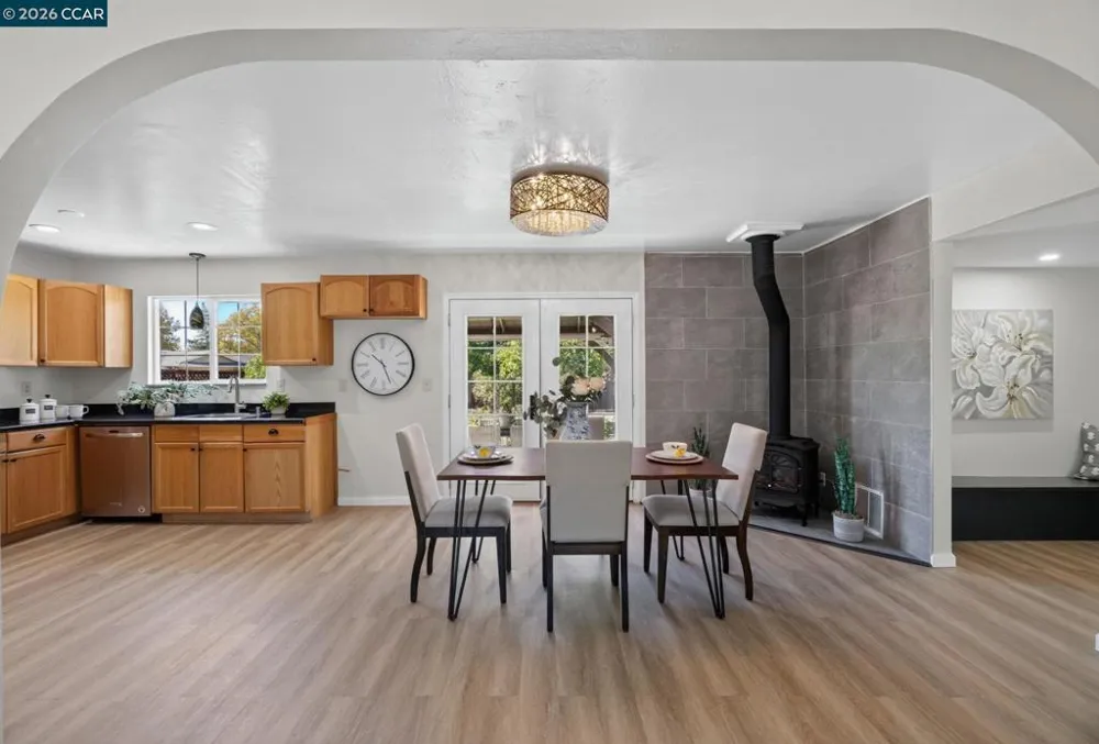 1883 Lynwood Dr Concord, CA 94519