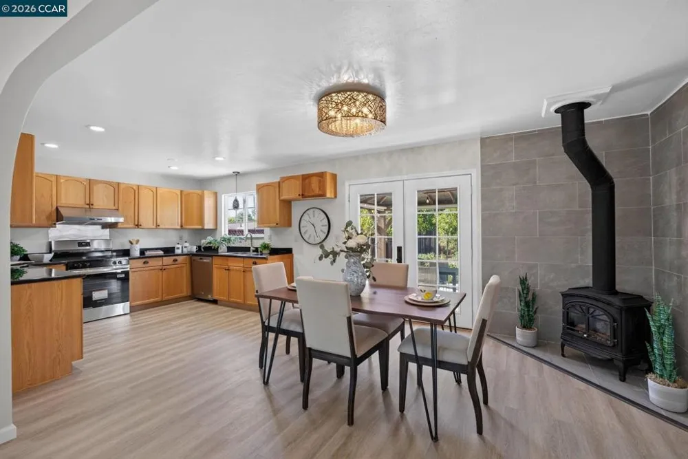 1883 Lynwood Dr Concord, CA 94519