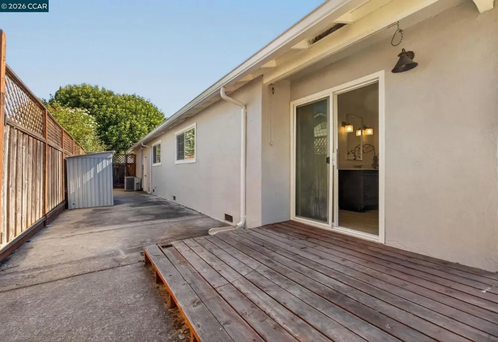 1883 Lynwood Dr Concord, CA 94519