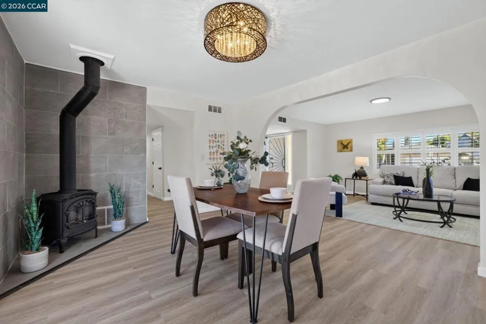 1883 Lynwood Dr Concord, CA 94519