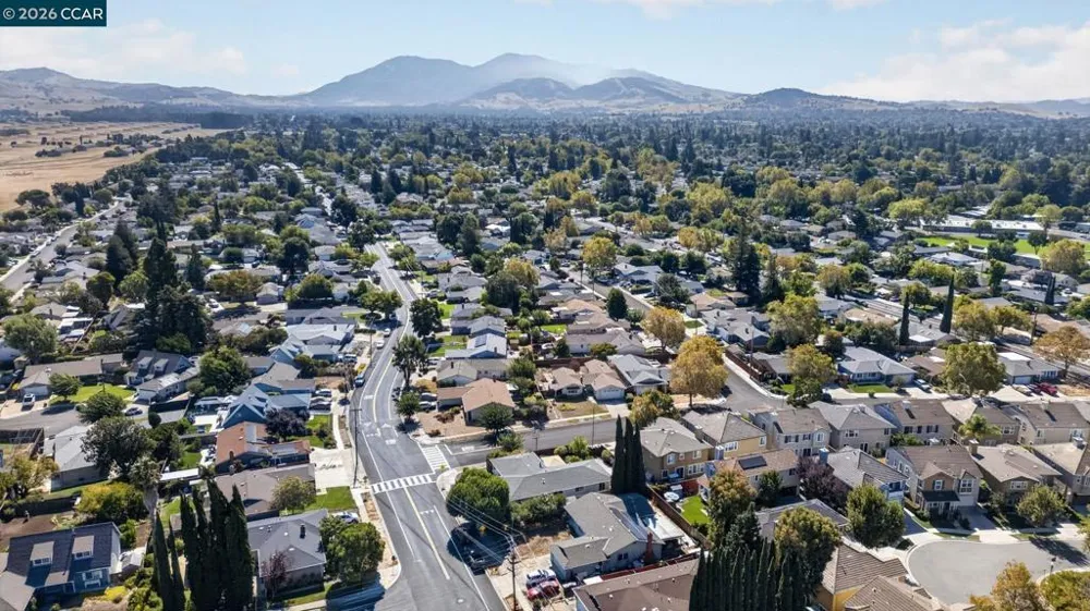 1883 Lynwood Dr Concord, CA 94519