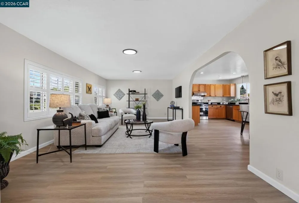 1883 Lynwood Dr Concord, CA 94519