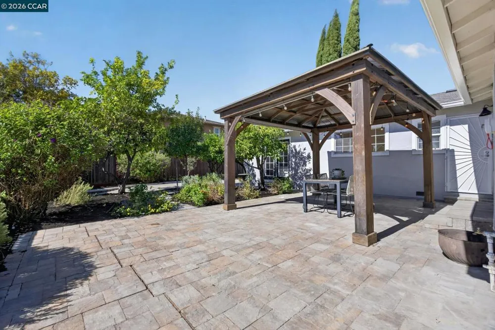 1883 Lynwood Dr Concord, CA 94519
