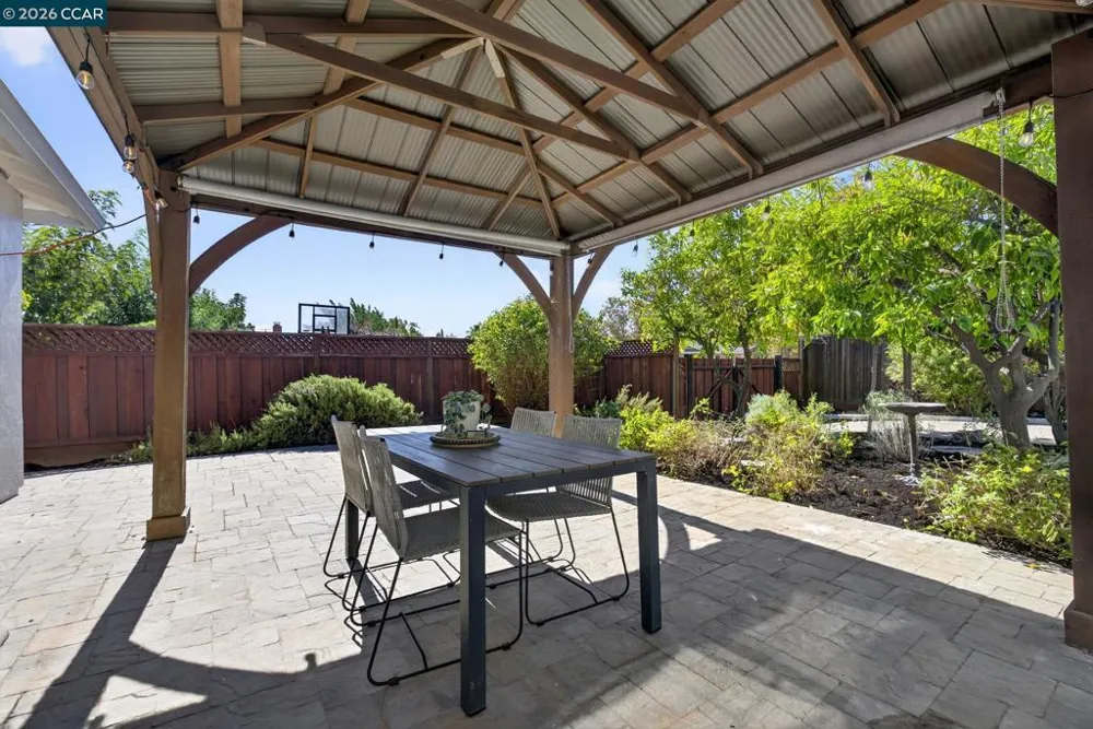 1883 Lynwood Dr Concord, CA 94519