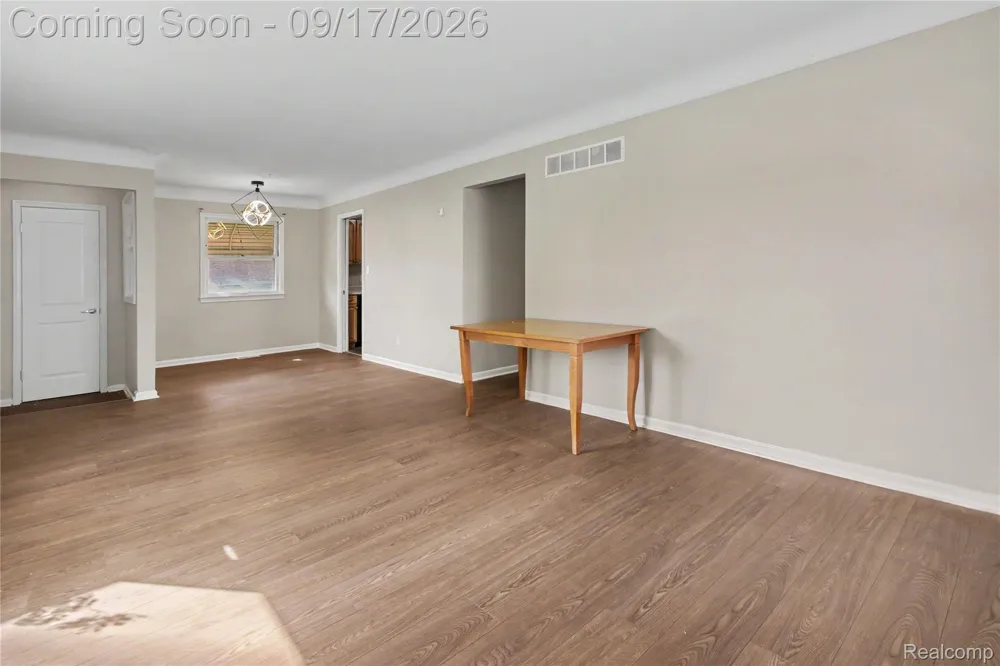 7511 Sterling Center Line City, MI 48015