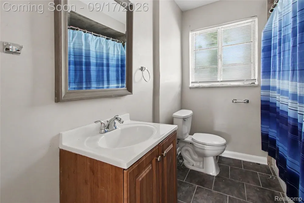 7511 Sterling Center Line City, MI 48015