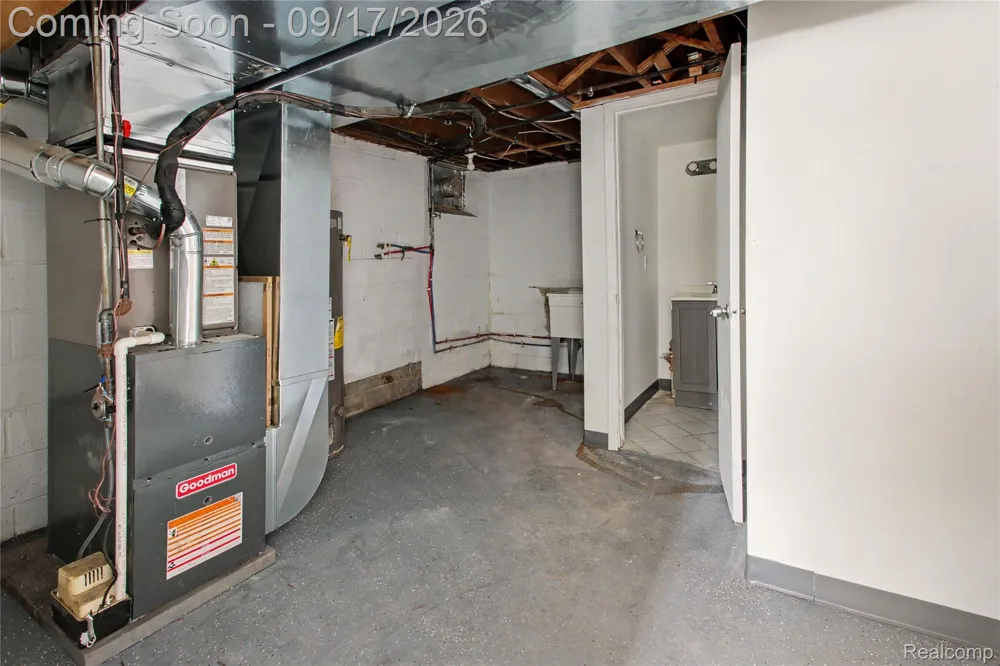 7511 Sterling Center Line City, MI 48015