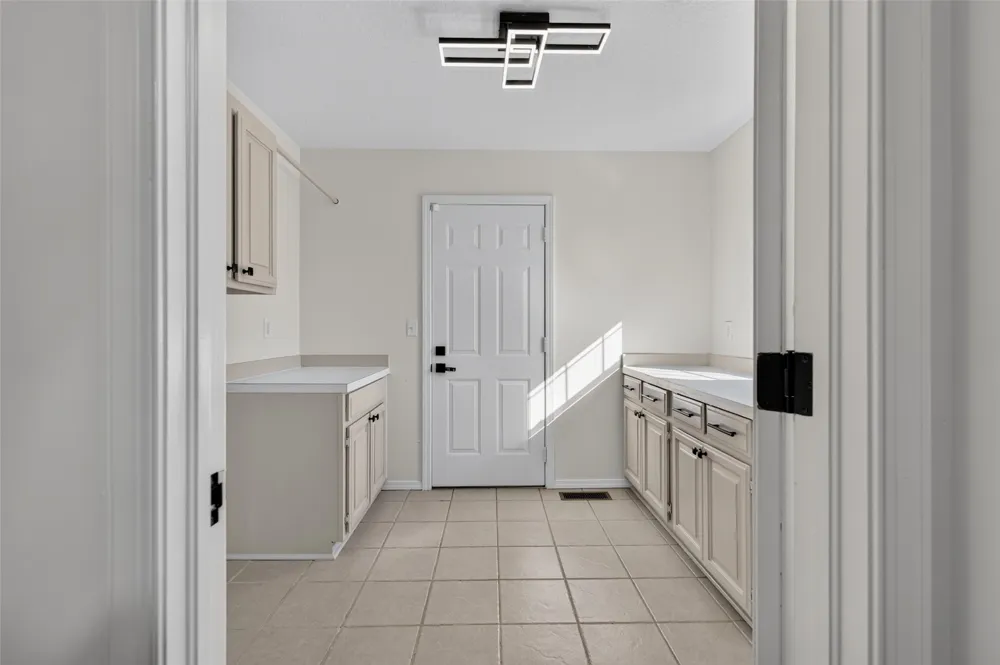 18641 Woodbriar Lane Catoosa, OK 74015