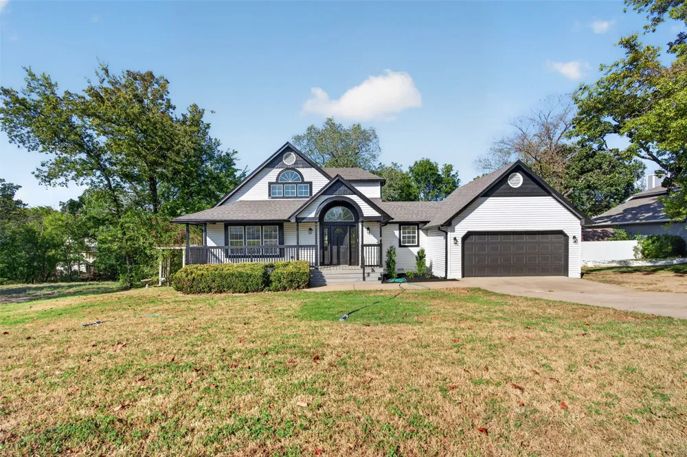18641 Woodbriar Lane Catoosa, OK 74015