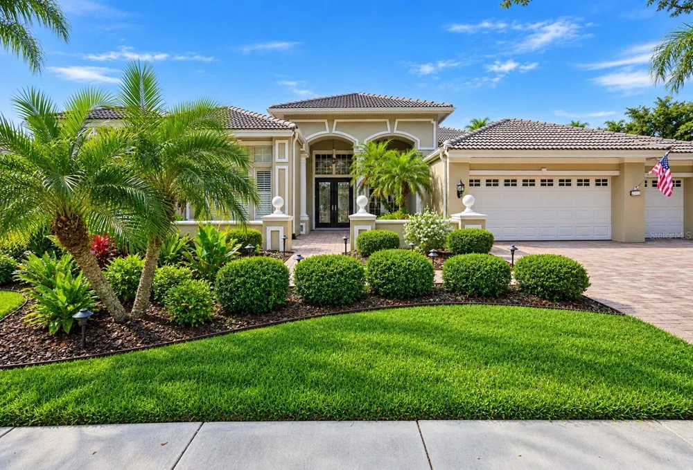 9108 WOODRIDGE RUN DRIVE Tampa, FL 33647