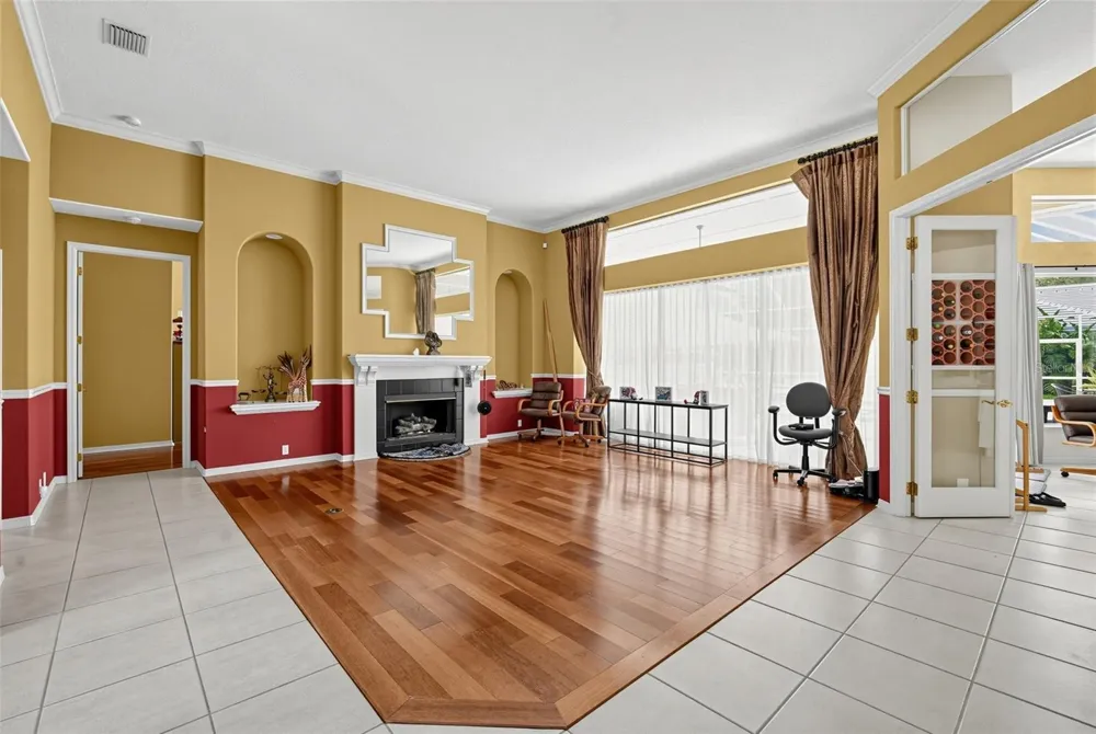 9108 WOODRIDGE RUN DRIVE Tampa, FL 33647