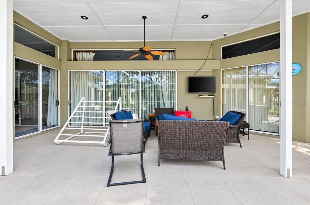 9108 WOODRIDGE RUN DRIVE Tampa, FL 33647