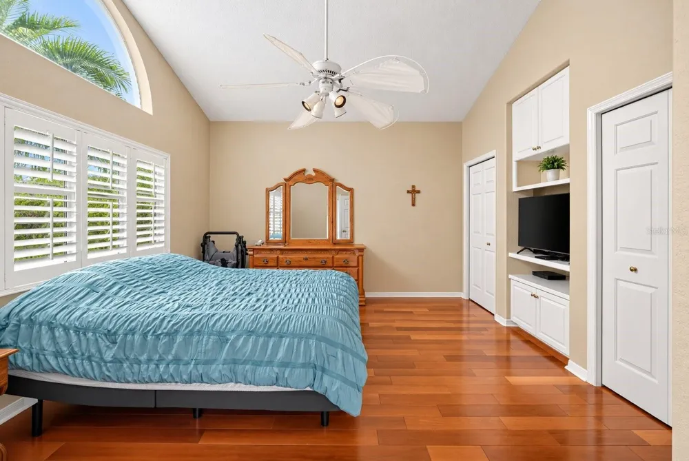 9108 WOODRIDGE RUN DRIVE Tampa, FL 33647