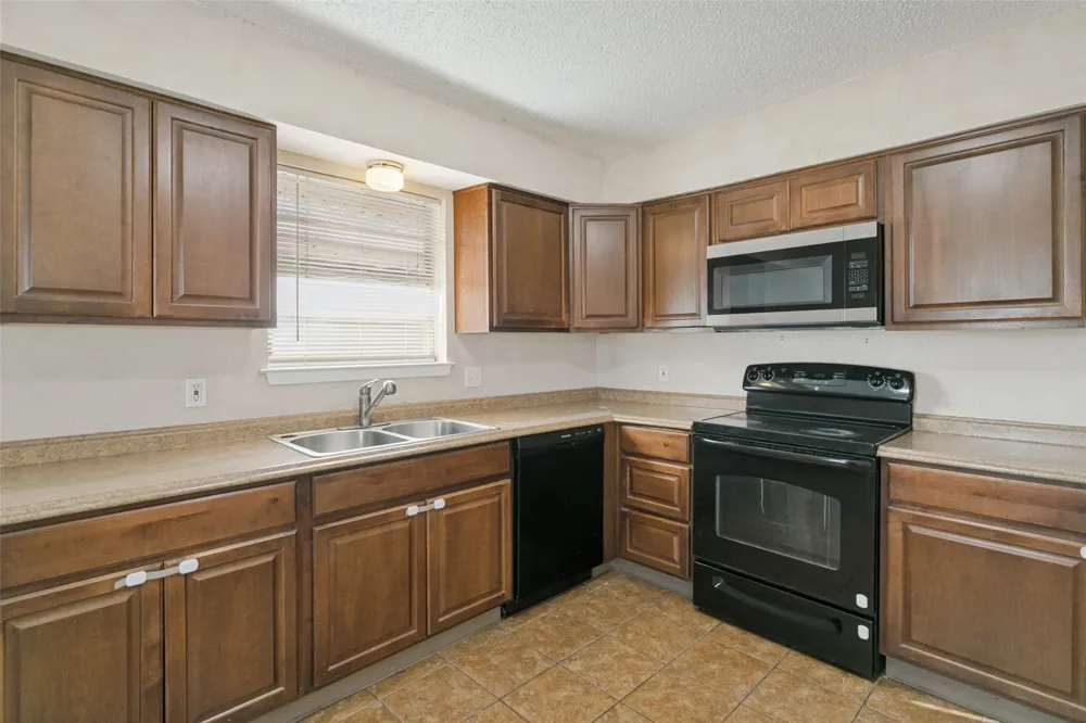 8913 Wilbur Street White Settlement, TX 76108