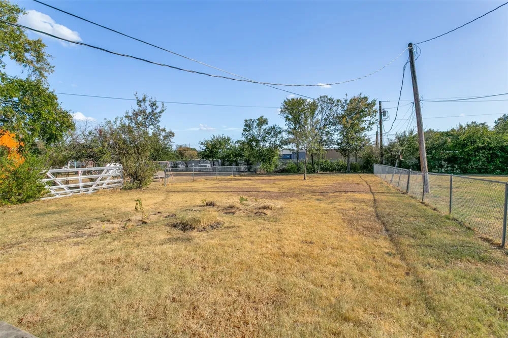 8913 Wilbur Street White Settlement, TX 76108