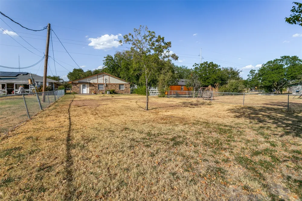 8913 Wilbur Street White Settlement, TX 76108