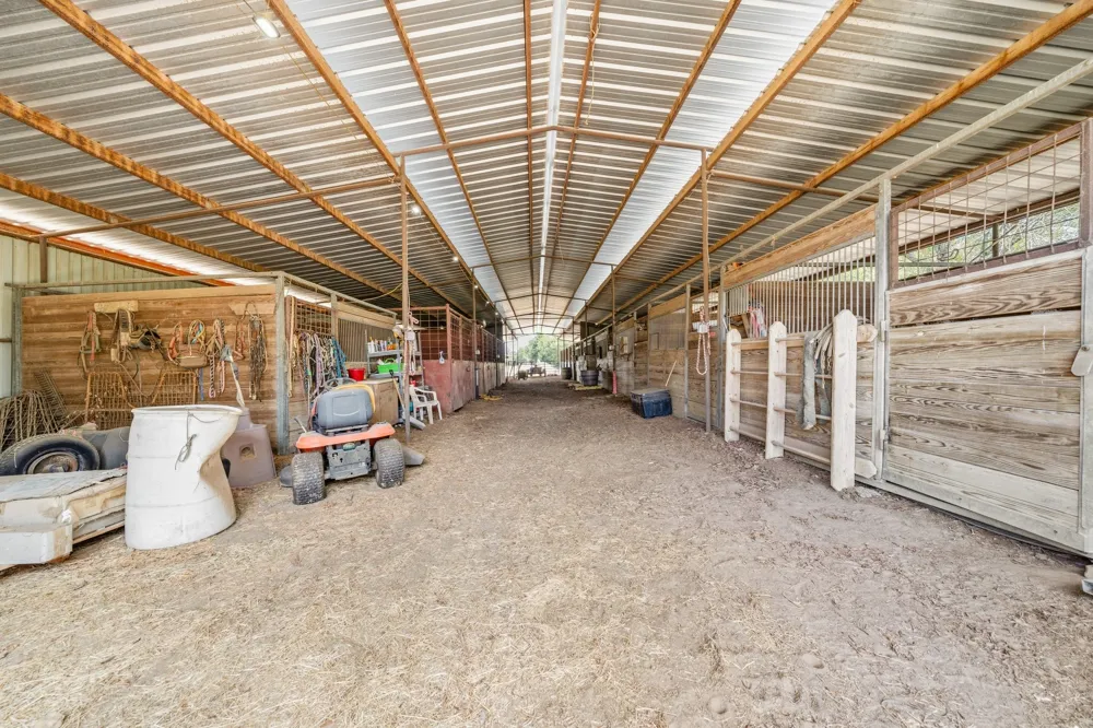 9488 Fm 937 Thornton, TX 77865