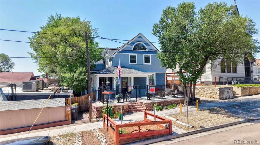 323 E Boulder Street Colorado Springs, CO 80903
