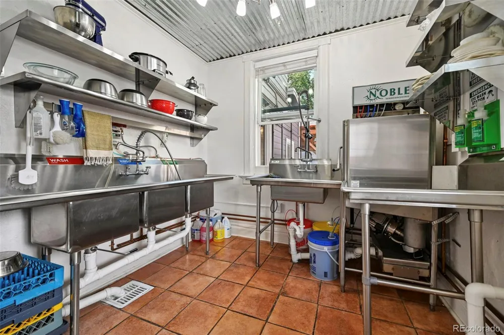 323 E Boulder Street Colorado Springs, CO 80903