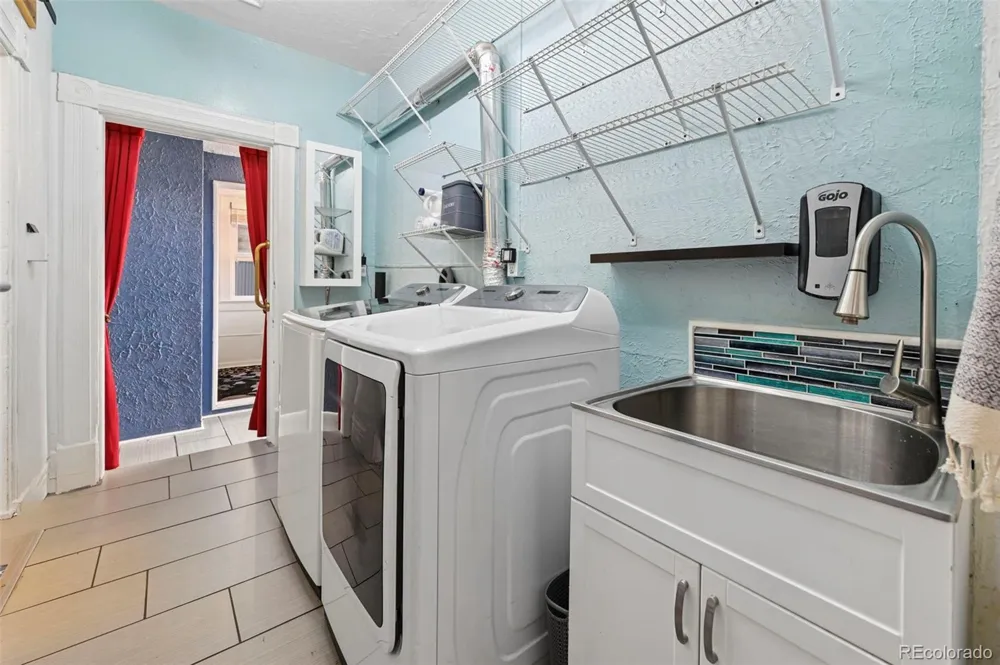323 E Boulder Street Colorado Springs, CO 80903