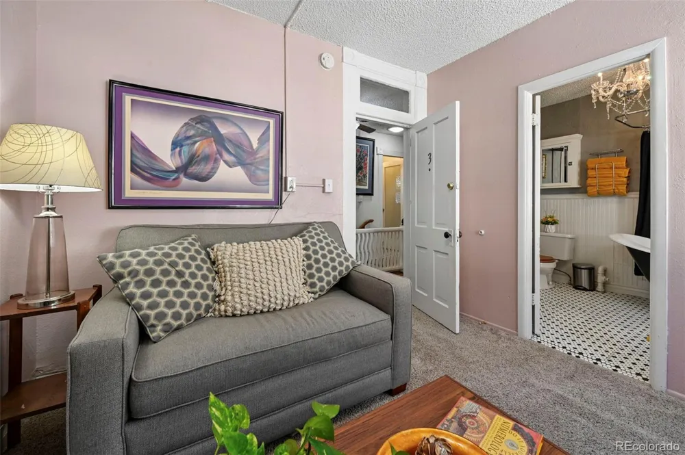323 E Boulder Street Colorado Springs, CO 80903