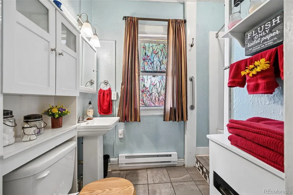323 E Boulder Street Colorado Springs, CO 80903