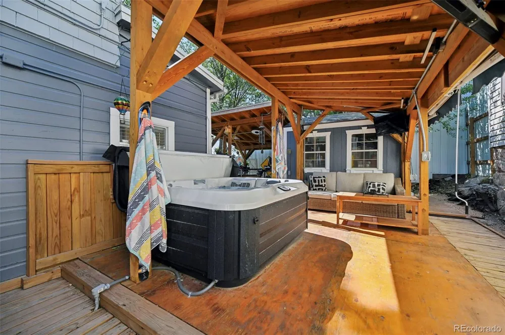 323 E Boulder Street Colorado Springs, CO 80903