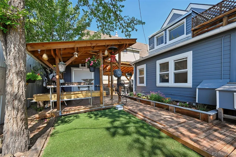 323 E Boulder Street Colorado Springs, CO 80903