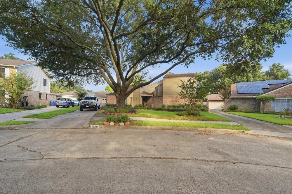 15326 La Mancha Drive Houston, TX 77083