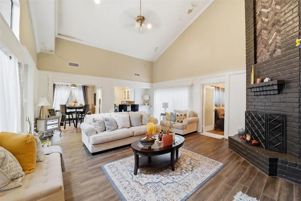 15326 La Mancha Drive Houston, TX 77083