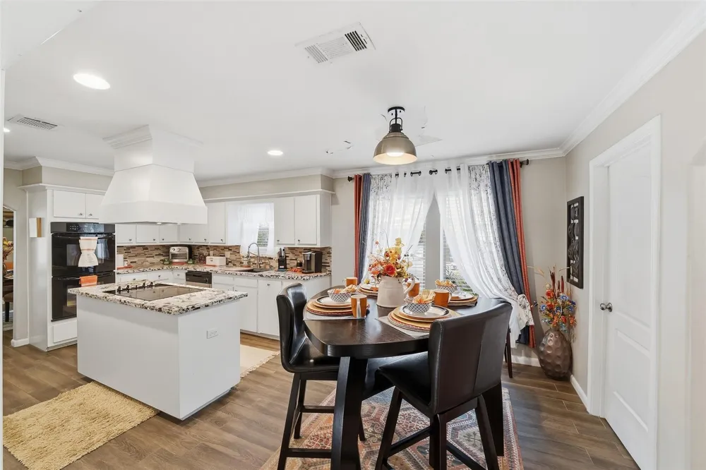 15326 La Mancha Drive Houston, TX 77083