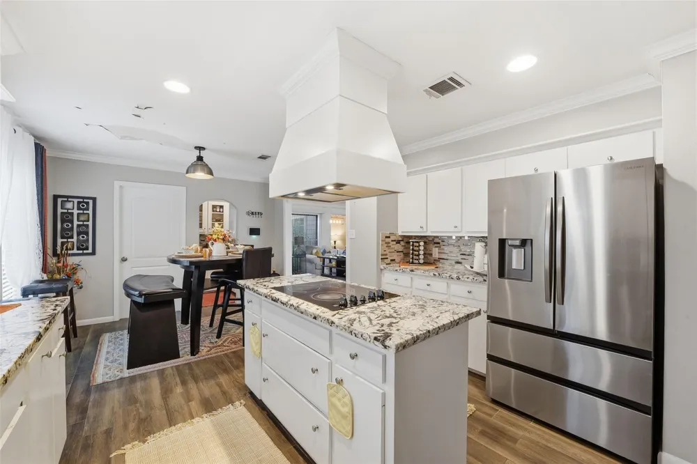 15326 La Mancha Drive Houston, TX 77083